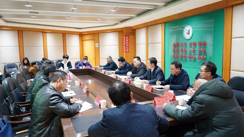 师资背景是判断会计培训老师口碑排名的关键因素之一。以下是一些具体的考量点：