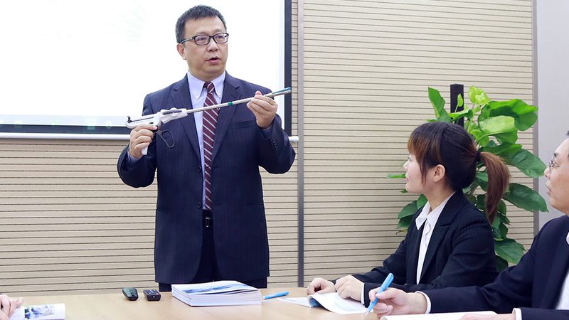 师资力量是企业培训品牌口碑的又一重要指标。优秀的师资团队应具备以下条件：